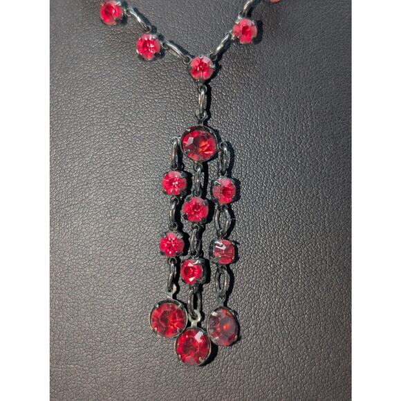 Lot of Two Black Red Crystal Antique Look Necklaces - Picture 6 of 9
